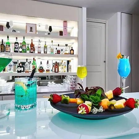 Mondial & 4* Марина-ді-П'єтразанта