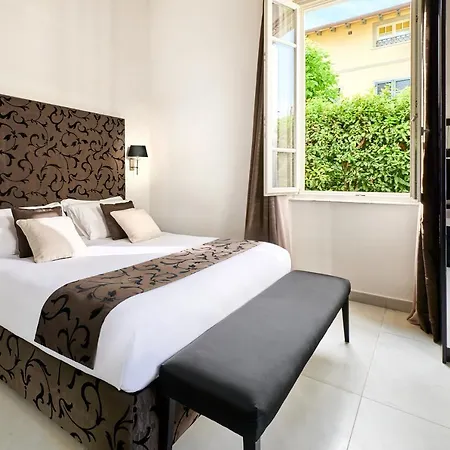 Mondial & Hotel Marina di Pietrasanta