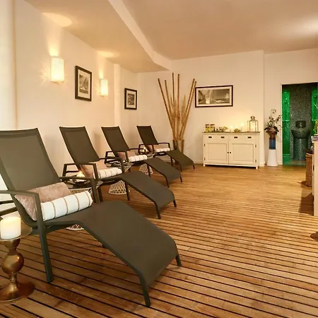 Готель Mondial & 4*