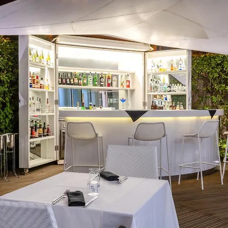 Mondial & Готель