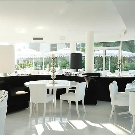 Mondial & Hotel Marina di Pietrasanta