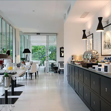 Готель Mondial & 4*