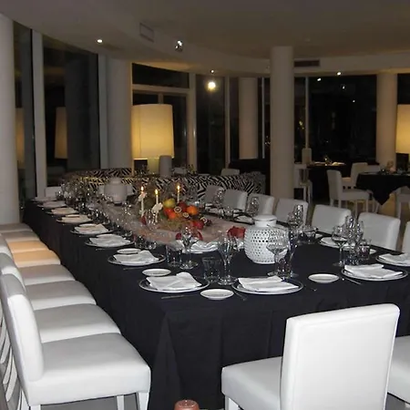 Готель Mondial & Марина-ді-П'єтразанта