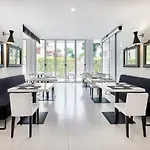 Hotel Mondial & 4*