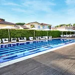 Hotel Mondial & 4*