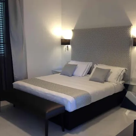 Hotel Mondial &