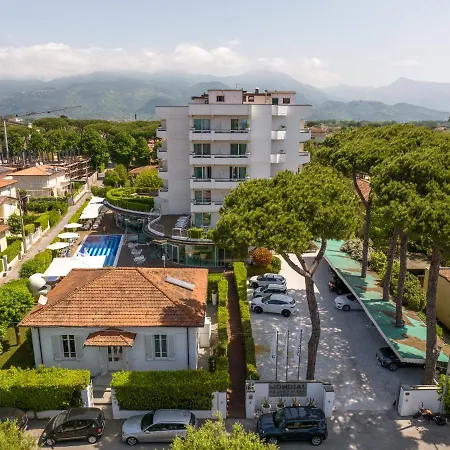 Hotel Mondial & 4*