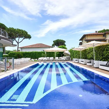 Mondial & Marina di Pietrasanta