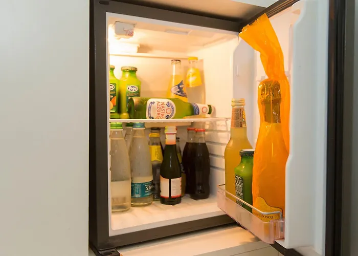 Mondial & Ξενοδοχείο