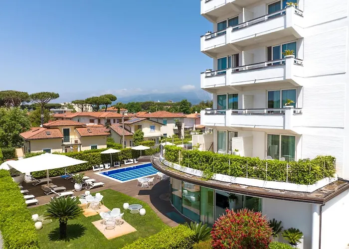 Mondial & Hotel Marina di Pietrasanta