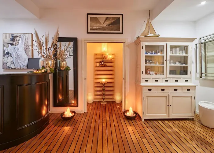 Ξενοδοχείο Mondial & 4*