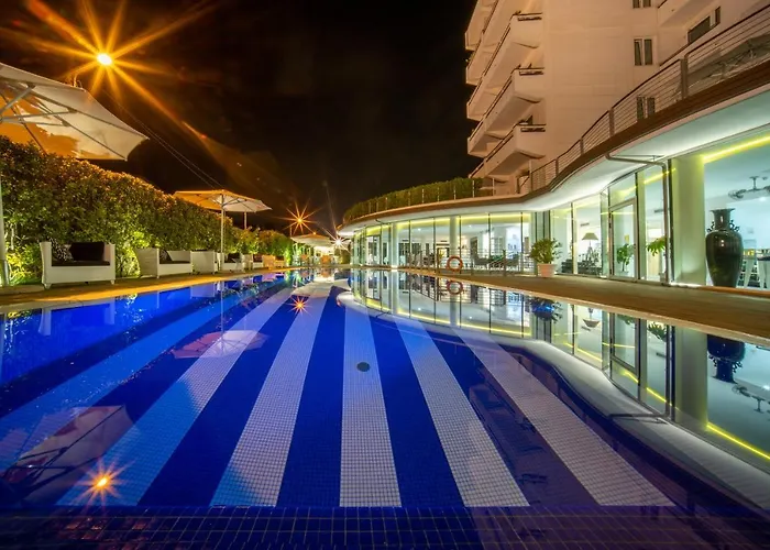 Mondial & Hotel Marina di Pietrasanta