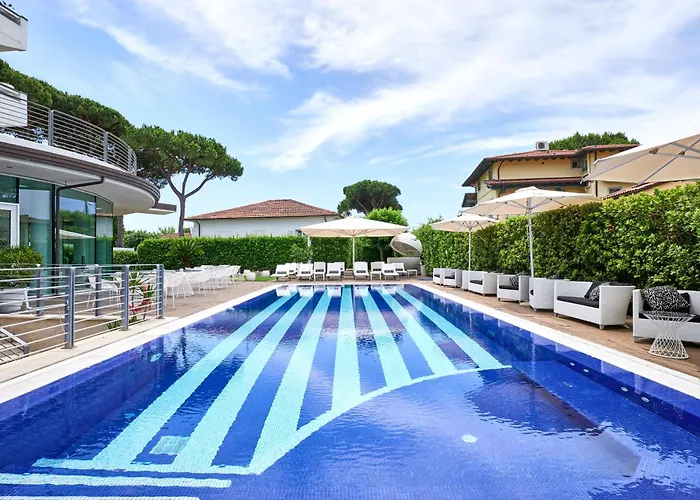 Mondial & Marina di Pietrasanta